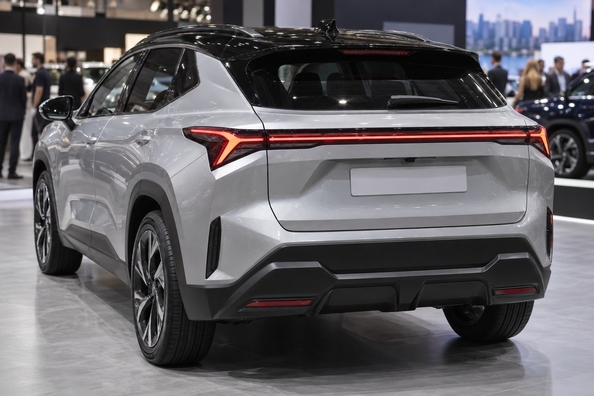 Omoda 4: kompakter Chery-Crossover für Europa – Hybrid mit 224 PS und Elektroversion mit 155–160 kW Foto 1