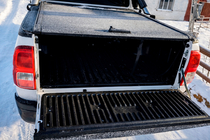 Volkswagen Amarok 2010-2022 OEM Rollcover (manuell, mit Griff und Schloss) Foto 3