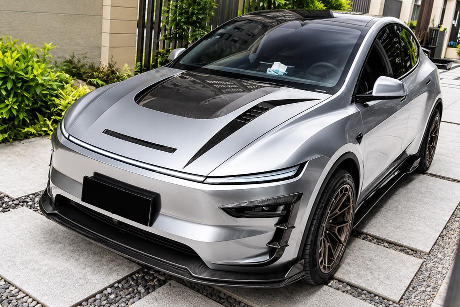 Tesla Model Y 2020- Bodykit-Set Carbon Aerokit (für 2025+) Foto 1