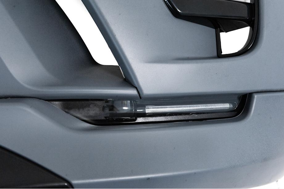 Land Rover Discovery V 2017- SVR Frontstoßstange komplett montiert Foto 6