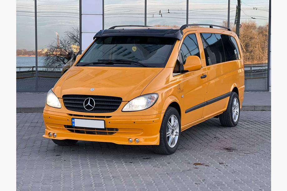 Mercedes Vito W639 2004-2014 Frontscheibenblende (schwarz glanz, 5mm) Image