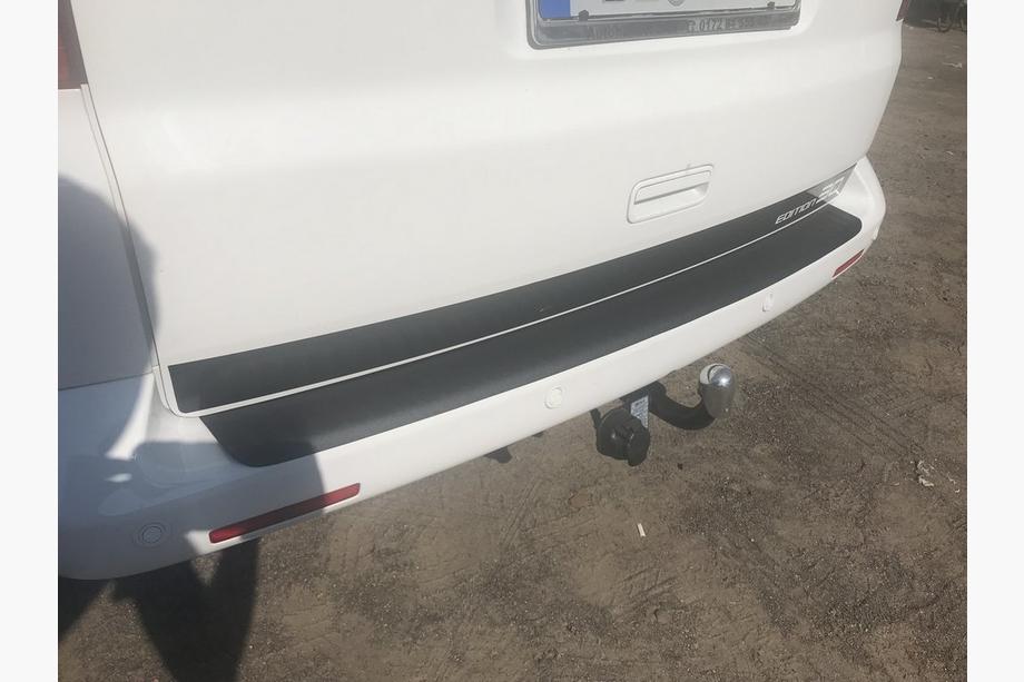 Volkswagen T5 Multivan 2003–2010 Heckstoßstangenschutz mit Kante (ABS-Kunststoff) Glanzend Foto 4