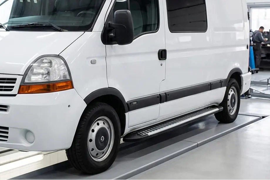 Nissan Interstar 2002-2010 Seitenschweller Line (2 Stk., Aluminium) Image