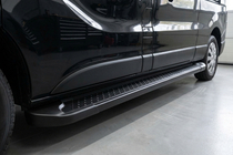 Opel Vivaro 2015-2019 Trittbretter Allmond Black (2 Stk., Aluminium) Foto 1