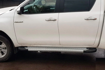 Toyota Hilux 2015- Trittbretter Allmond Grey (2 Stk., Aluminium) Foto 4