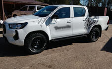 Toyota Hilux 2015- Trittbretter Allmond Black (2 Stk., Aluminium) Foto 3