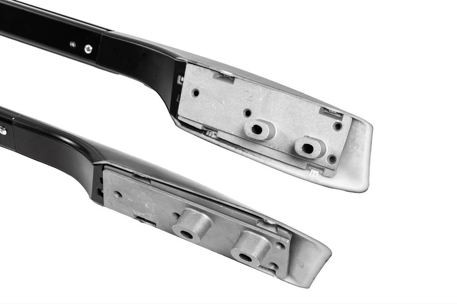 Toyota Land Cruiser 200 2007-2021 Dachreling Original Design Premium Black (2 Stk) Foto 9