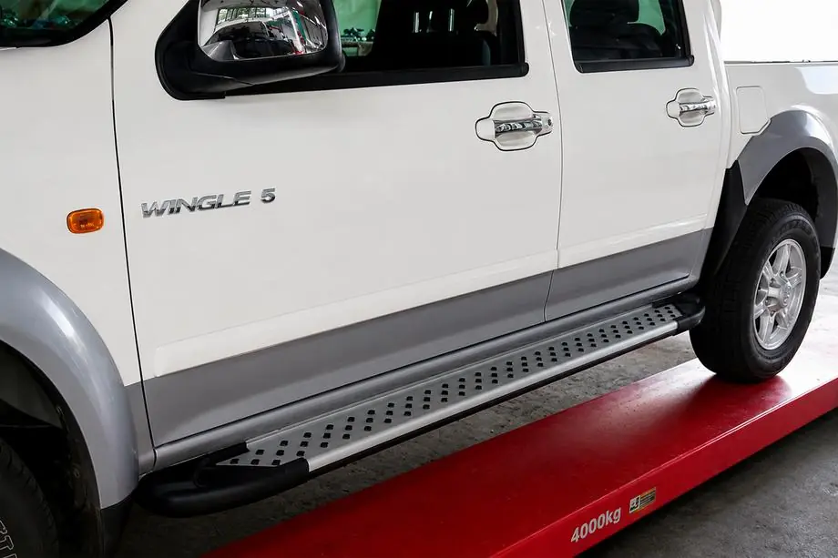 GreatWall Wingle 5 2006- Trittbretter Allmond Grey (2 Stk., Aluminium) Image