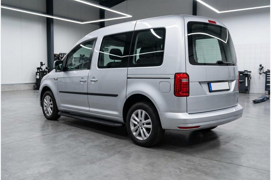 Volkswagen Caddy 2015-2020 Seitenschweller Tayga Black (2 Stk., Aluminium) Maxi Radstand Image