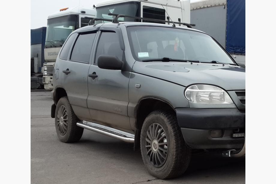 Chevrolet Niva 1998-2020 Seitenschweller Premium (2 Stk., Edelstahl) Ø60 Image