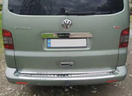 Volkswagen T5 Multivan 2003–2010 Chrom Heckklappenleiste über dem Kennzeichen (Edelstahl) Foto 5
