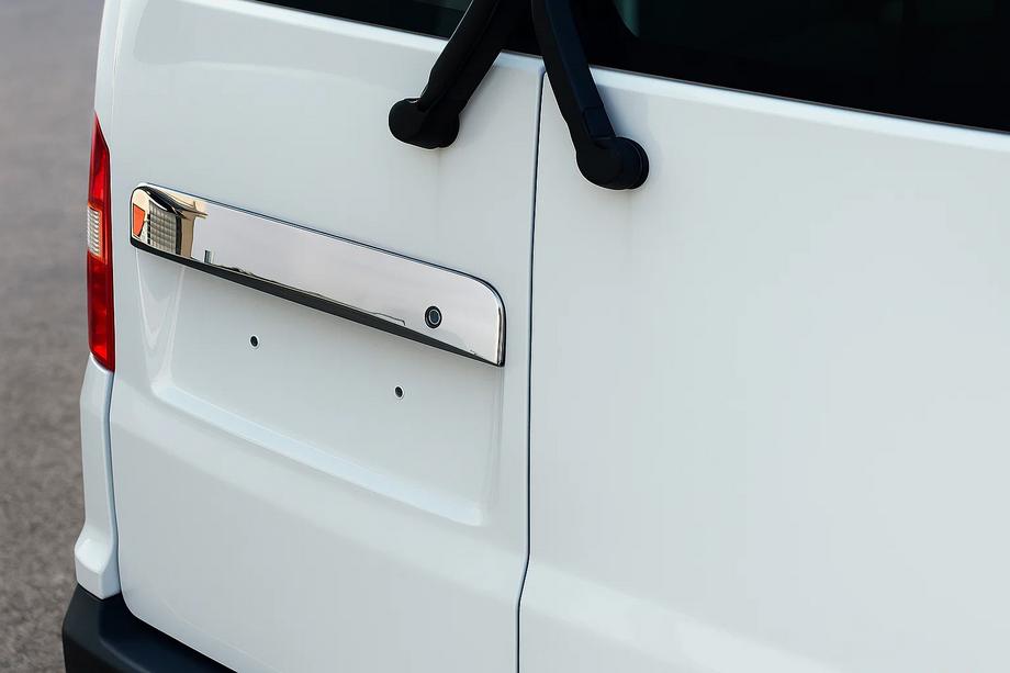 Volkswagen T5 Multivan 2003–2010 Chromleiste über dem Kennzeichen für Flügeltüren (Edelstahl) Carmos - Türkischer Edelstahl Image