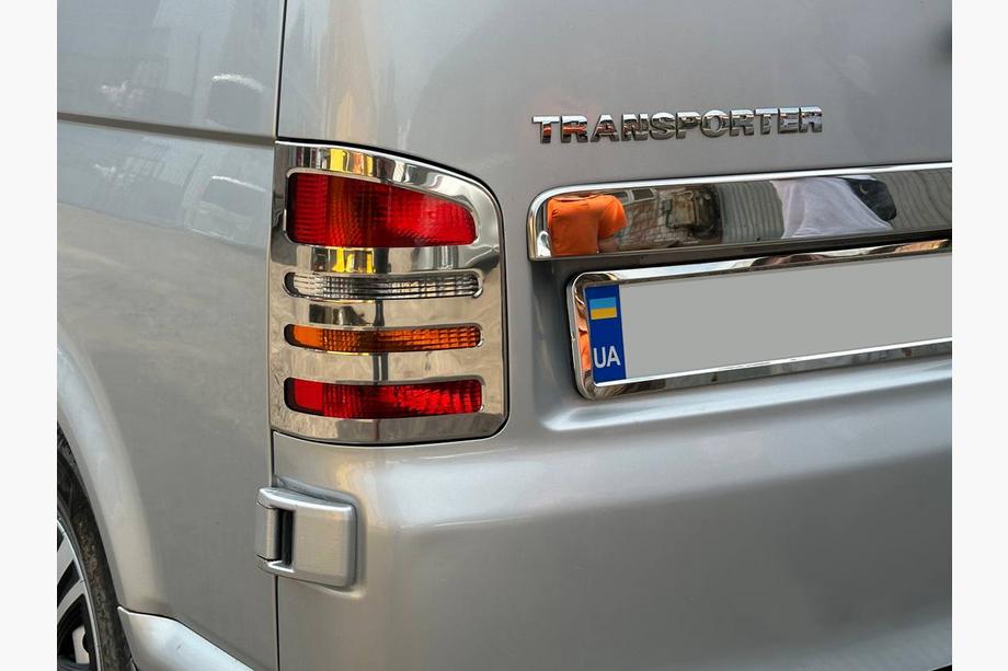 Volkswagen T5 Caravelle 2004-2010 Chromleiste über dem Kennzeichen für Flügeltüren (Edelstahl) OmsaLine - Italienischer Edelstahl Foto 7
