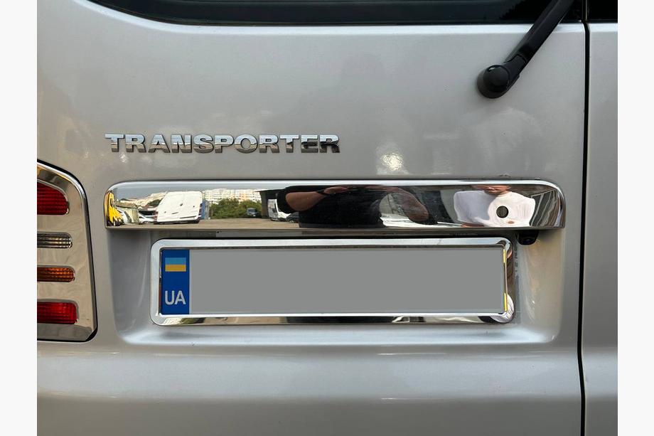 Volkswagen T5 Caravelle 2004-2010 Chromleiste über dem Kennzeichen für Flügeltüren (Edelstahl) OmsaLine - Italienischer Edelstahl Foto 8
