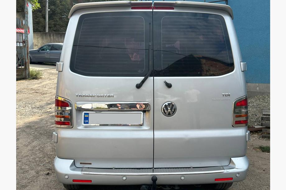 Volkswagen T5 Caravelle 2004-2010 Chromleiste über dem Kennzeichen für Flügeltüren (Edelstahl) OmsaLine - Italienischer Edelstahl Foto 6