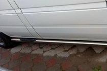 Mercedes Sprinter W901/902/903/904/905 1995–2006 Seitliche Rohre (2 Stk., Edelstahl) Mittlerer Radstand, Ø60 Foto 2