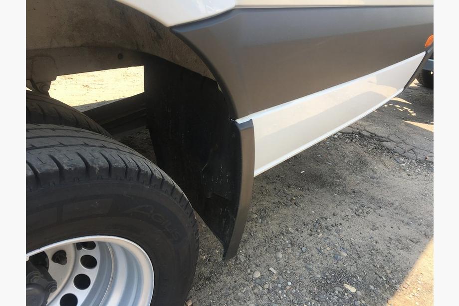 Mercedes Sprinter W906 2006–2018 Premium Begel Spritzschutz Vorne und Hinten (für Einzelbereifung) Foto 5