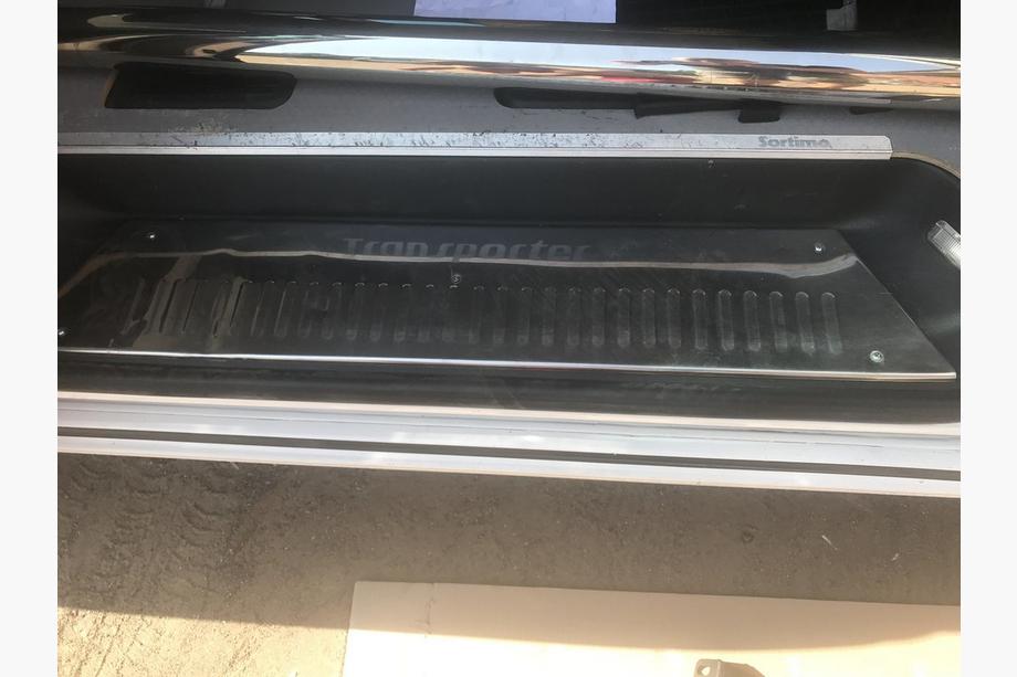 Volkswagen T5 Transporter 2003-2010 Einstiegsleisten Abdeckungen innen (Carmos, Edelstahl) 3-Türer, Transporter Foto 2
