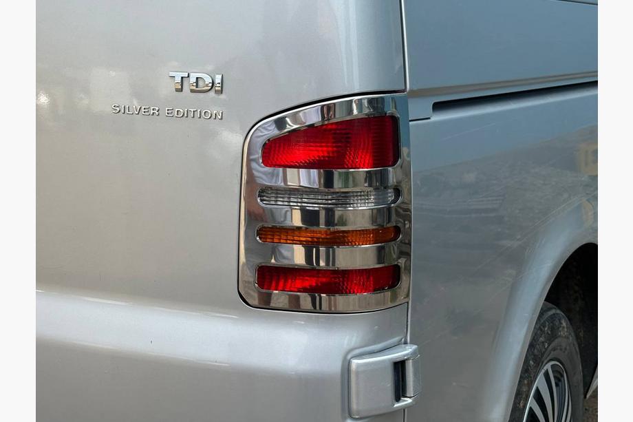 Volkswagen T5 Multivan 2003–2010 Chrom Blenden für Rückleuchten (2 Stk., Edelstahl) 1 Tür, Carmos - Türkischer Stahl Foto 2