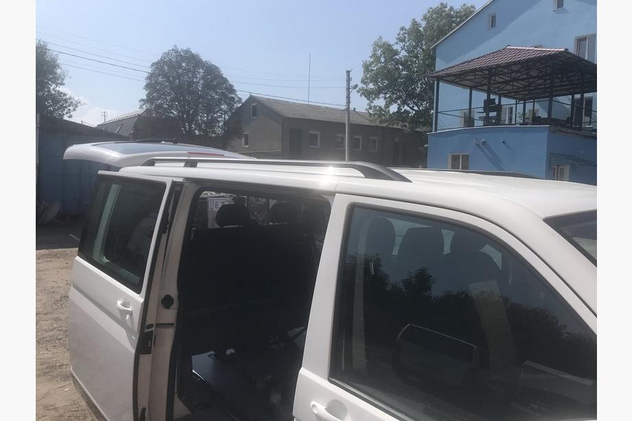 Volkswagen T5 2010-2015 Dachreling Schwarz Lange Basis, Metallfuesse Foto 10