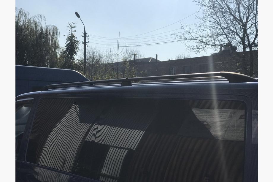 Volkswagen T5 2010-2015 Dachreling Schwarz Lange Basis, Metallfuesse Foto 7