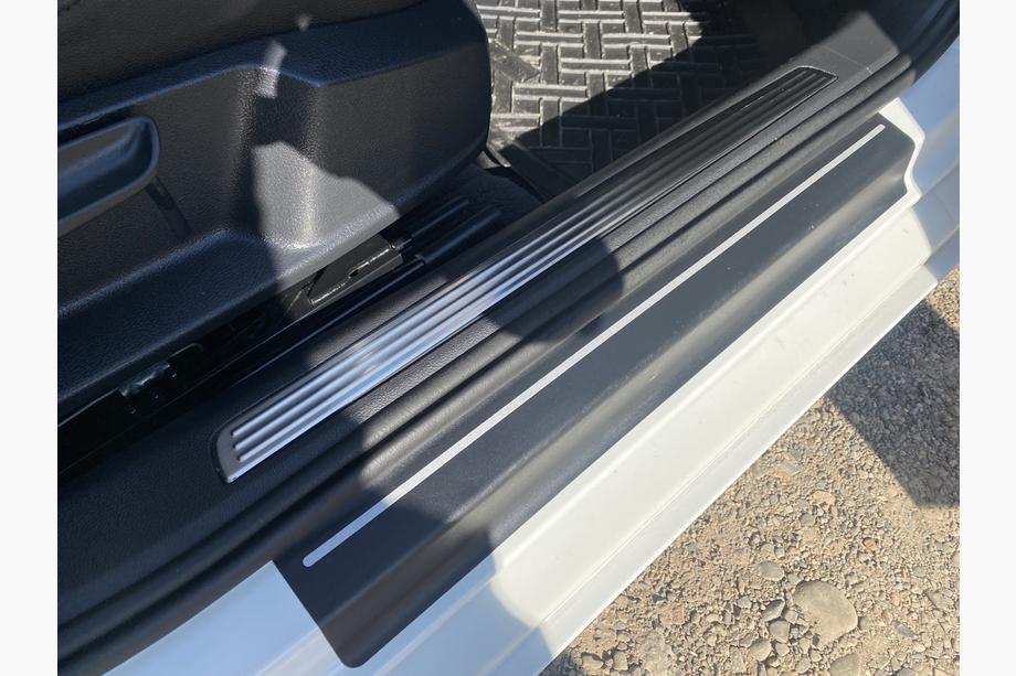 Volkswagen Passat B8 2015-2023 Einstiegsleisten Edelstahl Carmos (4 Stk) Foto 2
