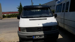 Mercedes Vito W638 1996-2003 Frontscheibenblende (schwarz glanz, 5mm) Foto 5