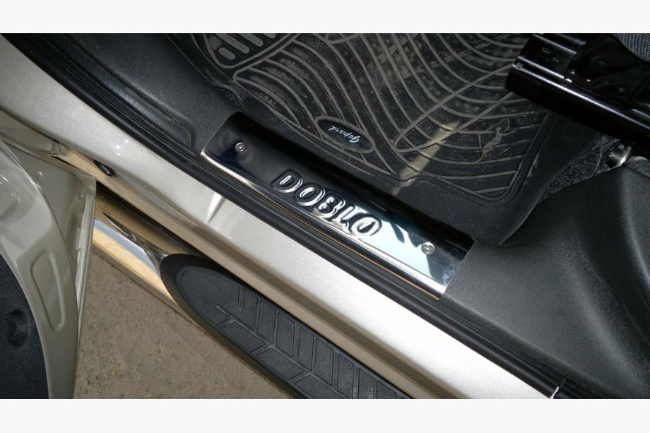 Fiat Doblo I 2005-2010 Einstiegsleisten Abdeckungen innen (Omsa, Edelstahl) 3-türig Foto 3