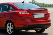 Ford Focus III 2011-2017 Schmale Edelstahl Heckklappenleiste über dem Kennzeichen Schrägheck Foto 1