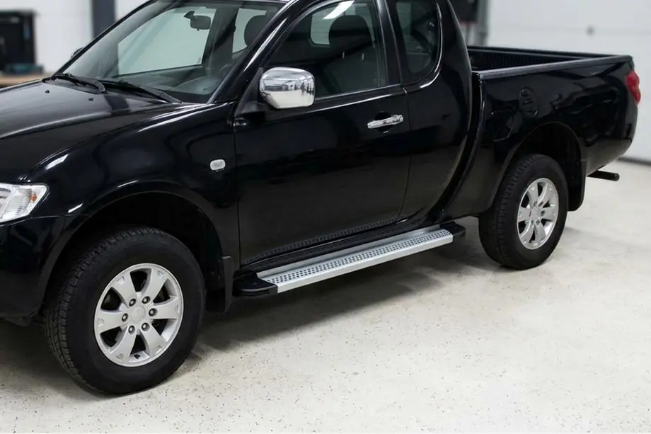 Mitsubishi L200 2006-2015 Seitenschweller Maya V2 (2 Stk., Aluminium) Image