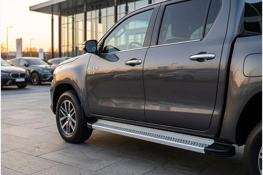 Toyota Hilux 2015- Seitenschweller Maya V2 (2 Stk., Aluminium) Image