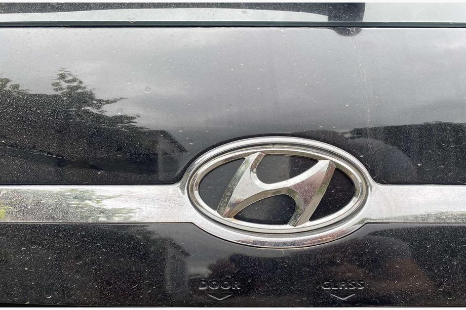 Hyundai Tucson JM 2004- Emblem (selbstklebend, 125 mm (65 mm)) Image