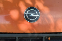 Opel Kadett 1984-1991 Emblem, Türkei Foto 1
