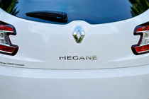 Renault Megane III 2009-2016 Schriftzug Megane 908897337R (270mm x 25mm) Foto 1