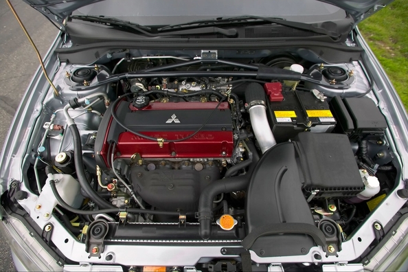 Klappern Auto Mitsubishi Lancer X, ASX, Outlander XL, RE Outlander (2012+) bei der Arbeit im Leerlauf