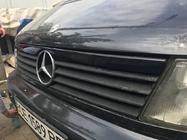 Mercedes Vito W638 1996-2003 Zierleiste für Kühlergrill (Kunststoff) Foto 2