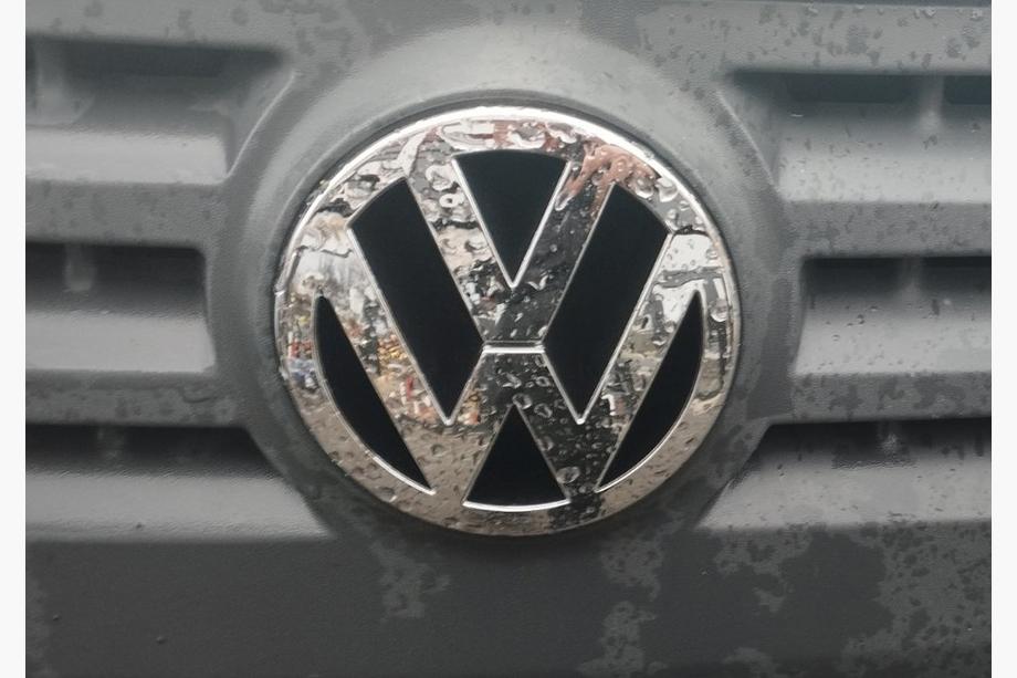 Volkswagen Passat B5 1997-2005 Frontemblem (2001-2005, wie Original) Foto 1