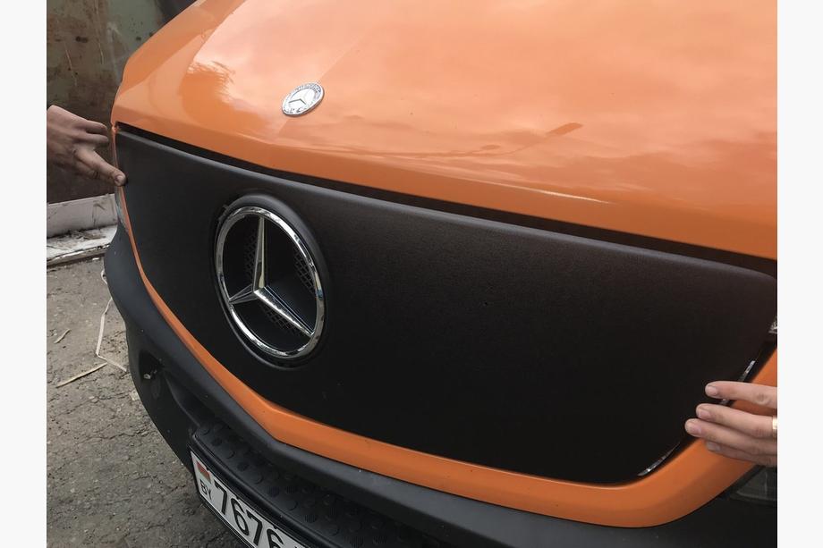Mercedes Sprinter W906 2006–2018 Winterabdeckung für Kühlergrill V1 (2013↗) Foto 7
