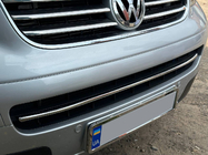 Volkswagen T5 Caravelle 2004-2010 Zierleiste für Stoßstangengrill (Edelstahl) Foto 1