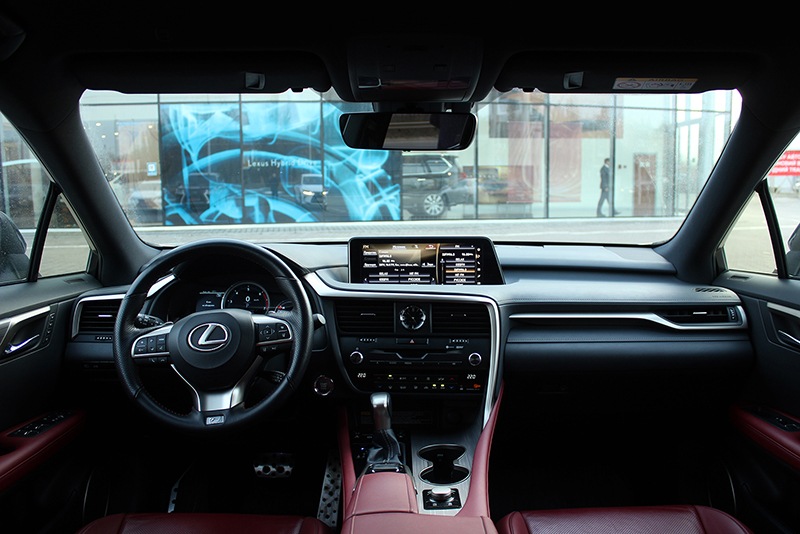 Übersicht Crossover Lexus RX F Sport