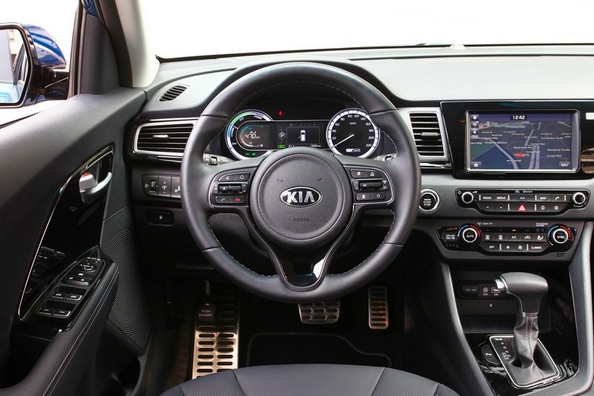 Die Ukrainer bieten Hybrid-Crossover-SUV Kia Niro zu einem niedrigeren Preis