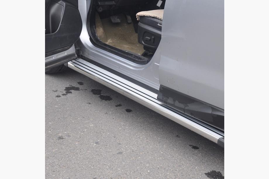 Subaru Forester 2013-2018 Seitenschweller Original (2 Stk, Aluminium) Image
