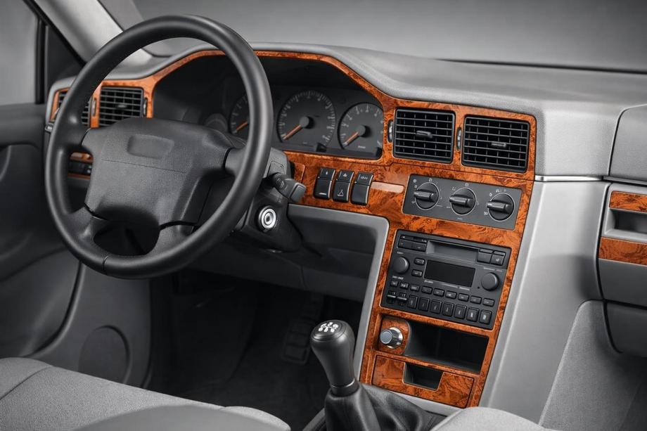 Volvo S90 1997-1998 Armaturenbrett Abdeckungen Foto 1