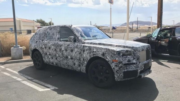 Rolls-Royce hat Crossover