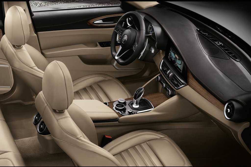 Italienisches Charisma in der Limousine Alfa Romeo Giulia