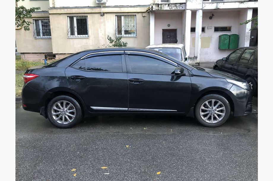 Toyota Corolla 2013-2019 Windabweiser mit Chromleiste (4 Stk, Niken) Image