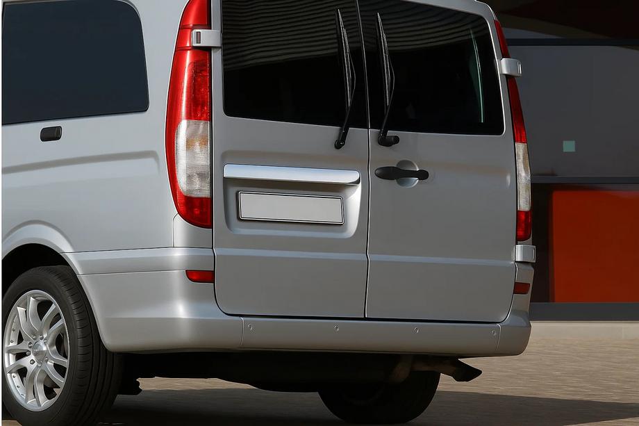 Mercedes Vito W639 2004-2014 Chromleiste über dem Kennzeichen (2-Türer, Edelstahl) Image