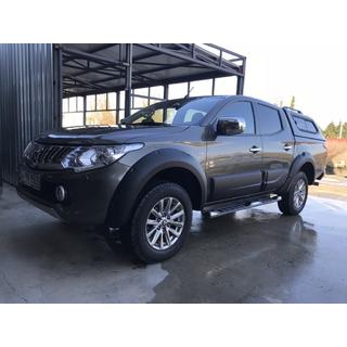 Laderaumabdeckung mit Schiebefenstern Mitsubishi L200 2015-2024 Foto 3