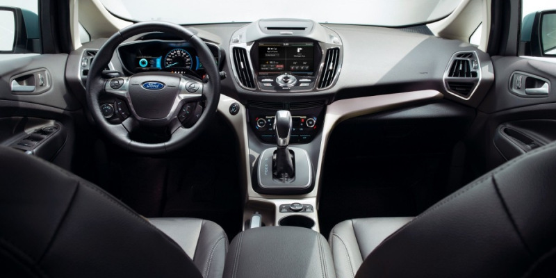 Bewertung des kompakten fünfsitzigen Ford C-Max Minivans