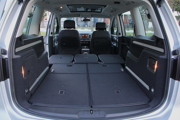 Minivan Volkswagen Sharan die zweite Menschwerdung